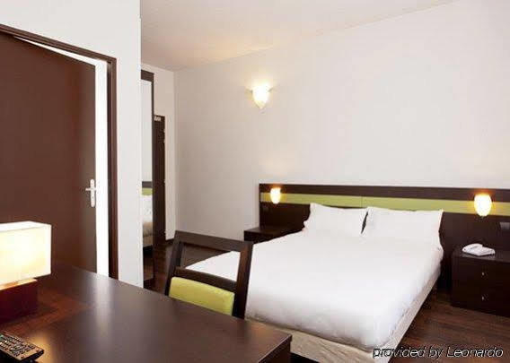 ไอบิส บัดเจ็ต โบบิญี ป็องแต็ง Hotel โบบิญญี ภายนอก รูปภาพ